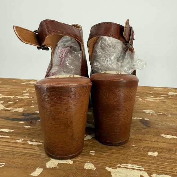 boc Tan Leather Women's Mules - Picture 5 of 5